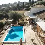 Afroksilia Yakinthos Apartment