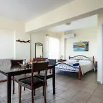 Apartment Afroksilia Yakinthos *