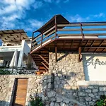 Afroksilia Yakinthos Apartment Lefkada City