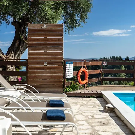 Afroksilia Yakinthos Apartamento *