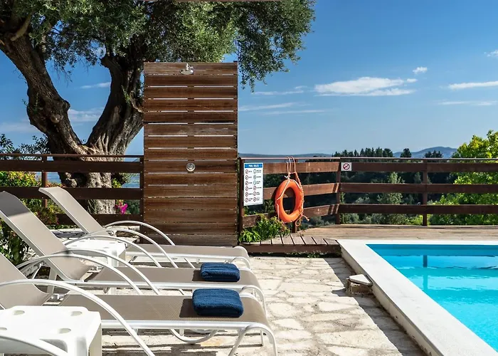 Afroksilia Yakinthos Apartamento *